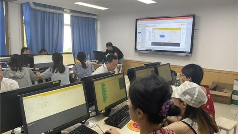 会计培训机构根据其课程设置、教学方式、师资力量等方面，可以分为以下几类：